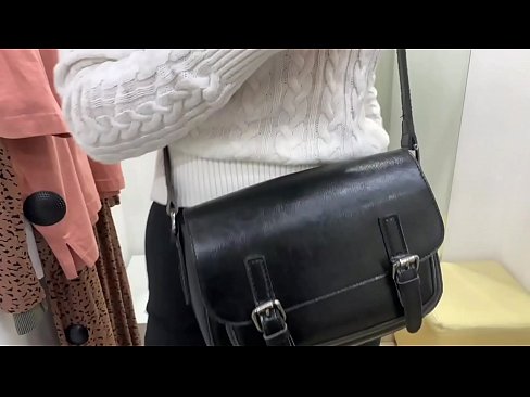 ❤️ Јавна мастурбација на младата кучка FeralBerry со дилдо во фитинг просторијата ❌ Секс видео кај нас mk.tuberxxx.ru ❌️